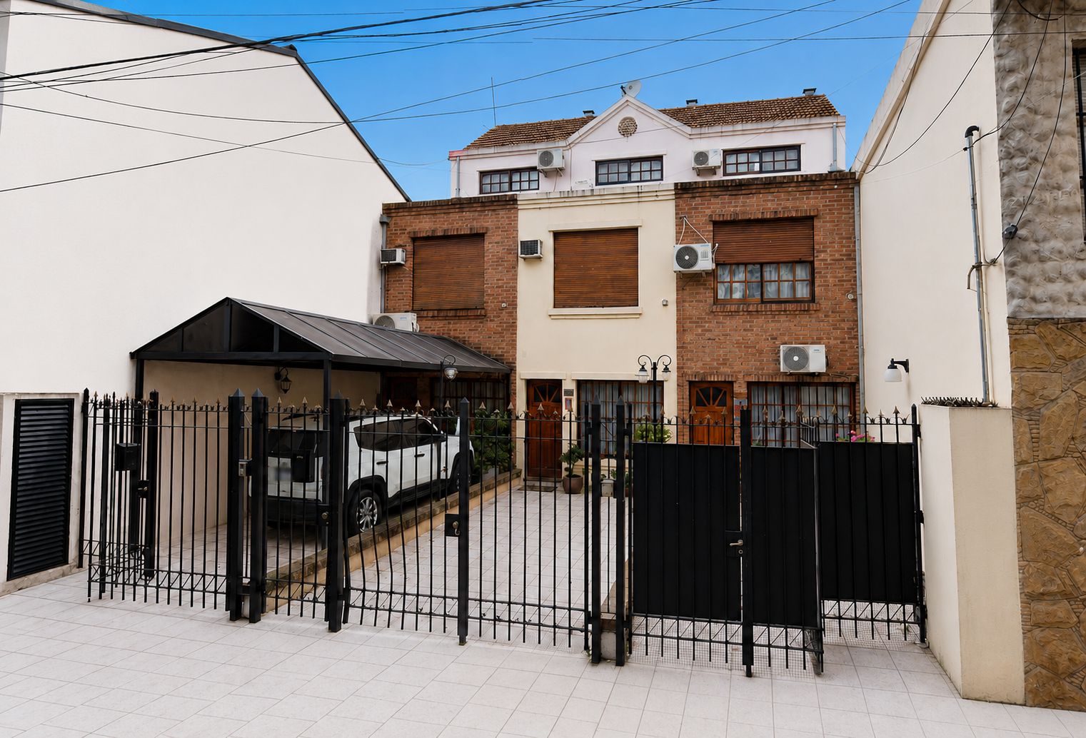 Triplex en Av. Florida, Olivos, construido por NEST